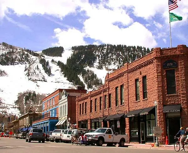Aspen Chic-1